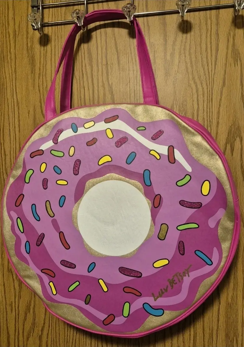 Betsey Johnson Luv Betsey Large Round Donut Insulated Cooler Bag