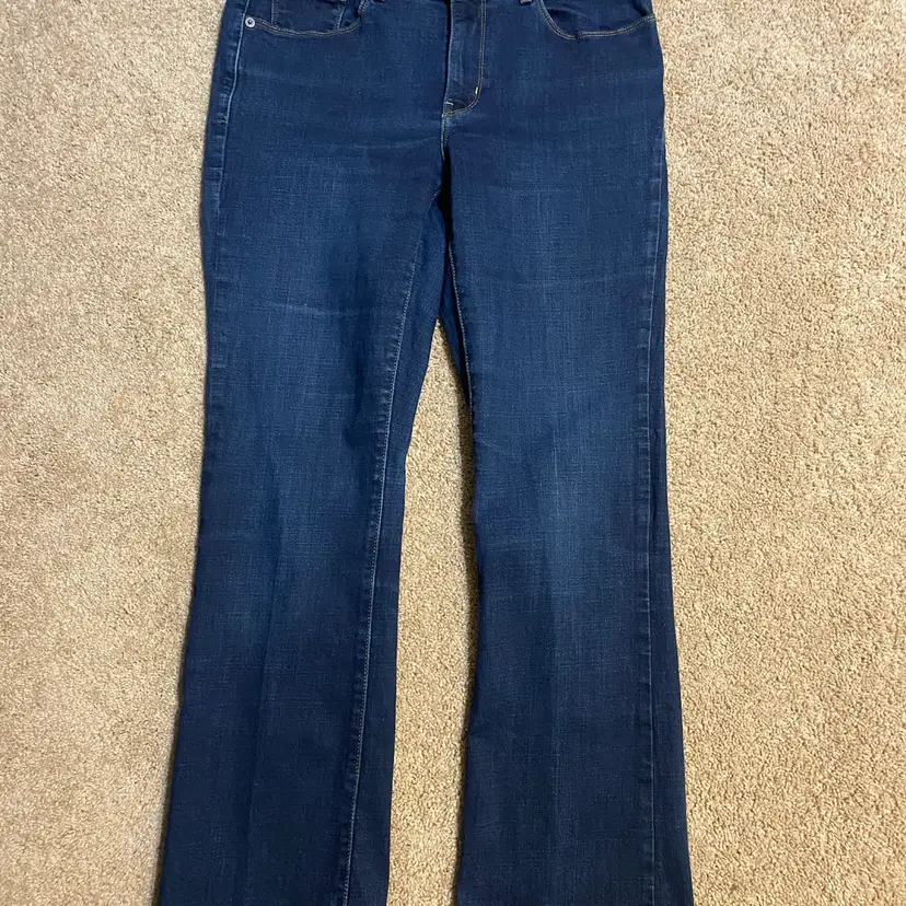 Levi's Women's Size 10 Classic Boot Denim Dark Wash Blue Jeans - 2019 - 30"x32"