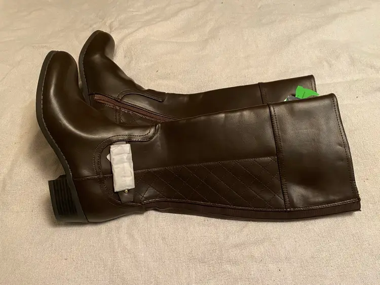 Liz Claiborne Boots “LC Trino”