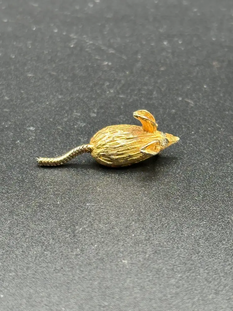 Vintage Cute Mouse Rhinestones Eyes Dangle Tail Gold Tone Textured Brooch Pin