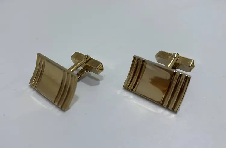 Vintage SWANK Curved Rectangle with Lines Gold Tone Cufflinks