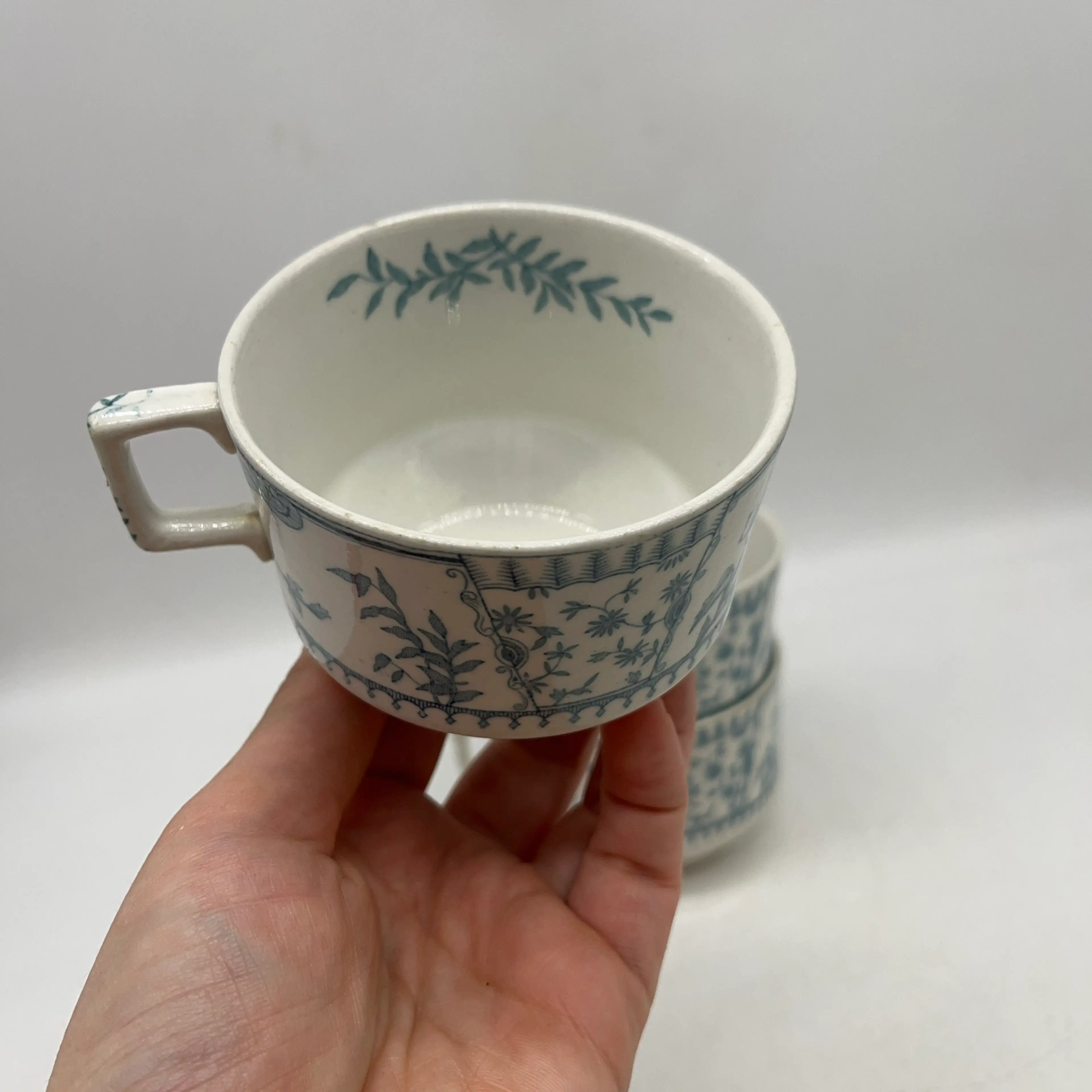 Image 2 of 8