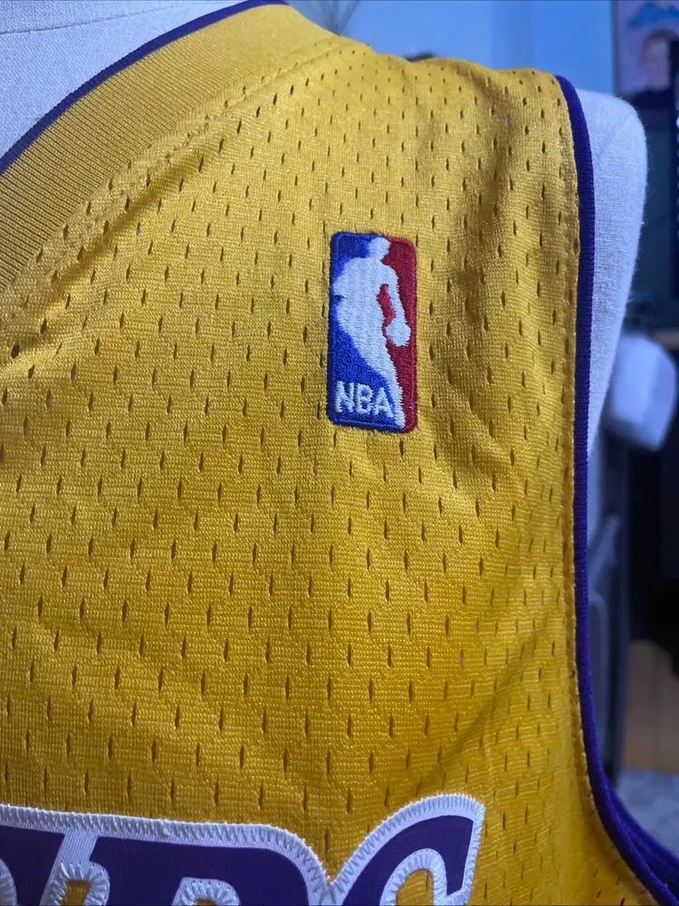 Kobe Bryant #24 Lakers Jersey Adidas Jersey Size L NBA Authentics Gold Purple