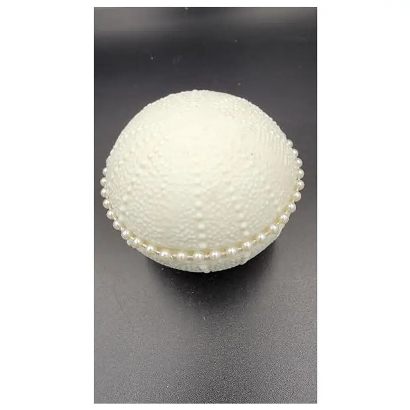 VINTAGE TEXTURED ROUND TRINKET BOX WITH PEARLS EDGES