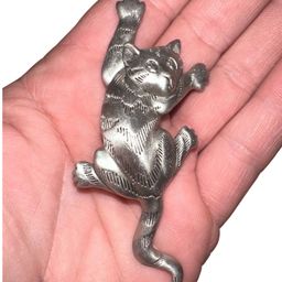 Vintage JJ Signed 1988 hanging cat Silvertone pin brooch 3”