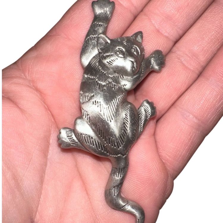 Vintage JJ Signed 1988 hanging cat Silvertone pin brooch 3”