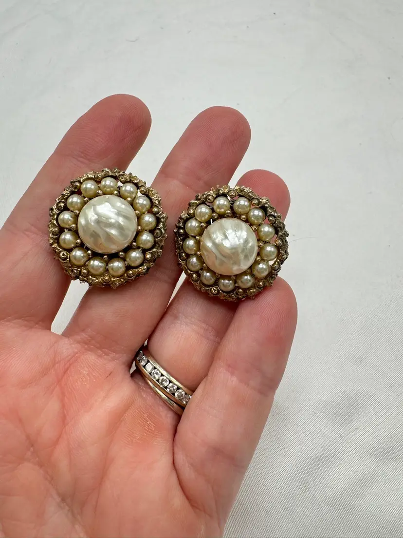 VTG  Kramer Faux Pearl Button Clip Earrings