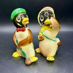 Anthropomorphic Golfing Penguin Salt and Pepper Shakers Japan 4”