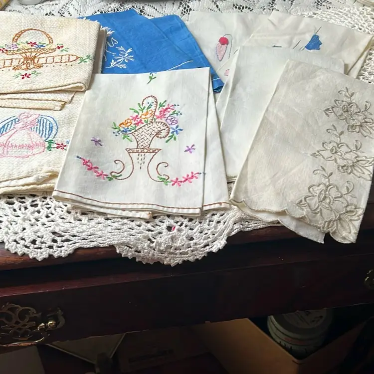 036 Buyers Choice Pick Two Fingertip/Kitchen Towels For Eight Dollars