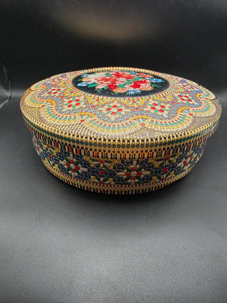 Holland Raised Mosaic Cookie Tin