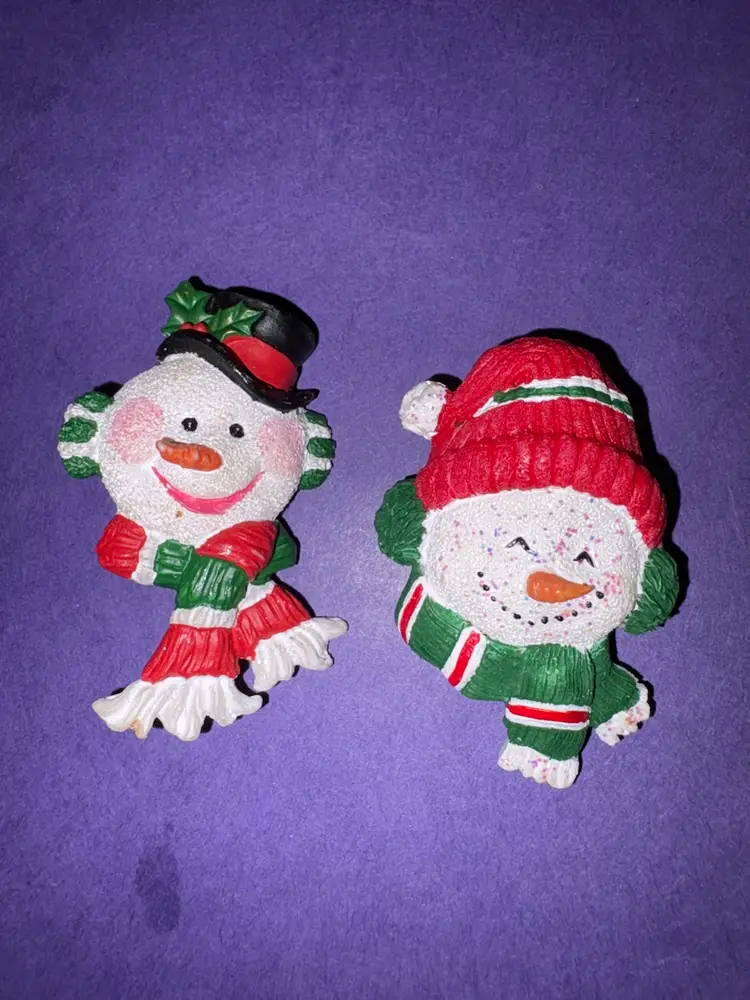 Lot Of 2 Vintage Christmas Snowman Brooches ~ Some Glitter On Both ~ Wearing Red And Green Hat And Scarf