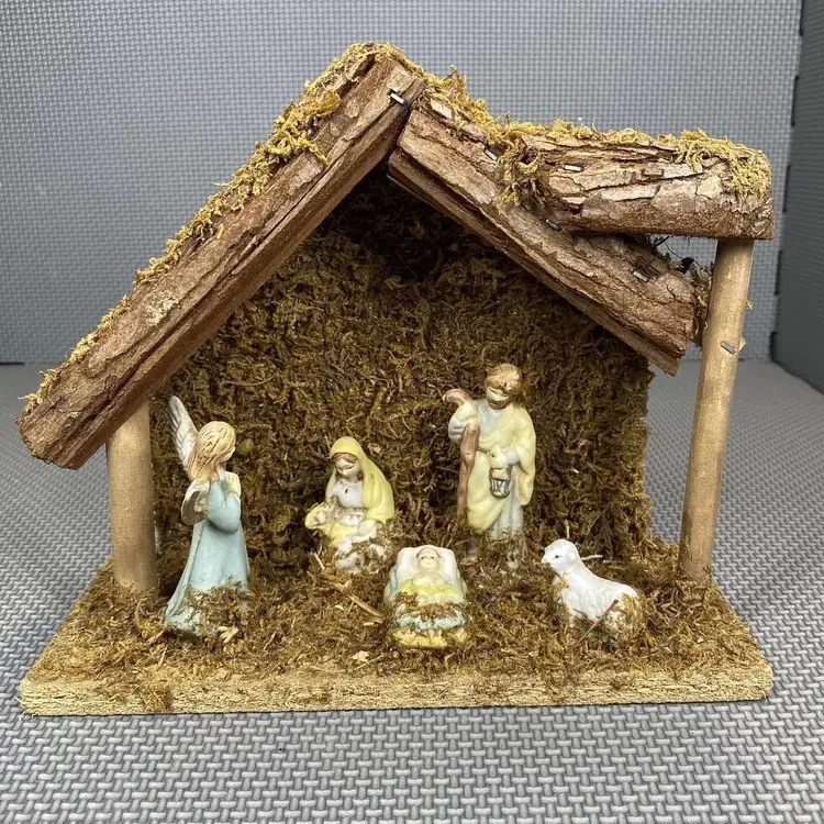 Vintage Christmas Nativity Display Ceramic Figures Moss Covered Rustic Manger