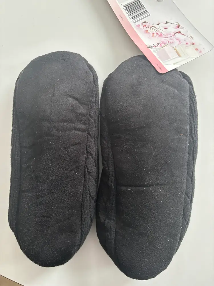 BLACK SLIPPERS WITH BOW SIZE 8/9