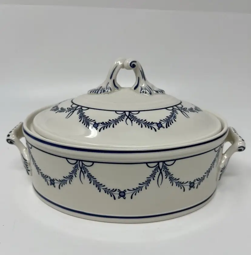 Villeroy & Boch Porcelain Blue And White VIEUX SEPTFONTAINES Oval Bonbonnière