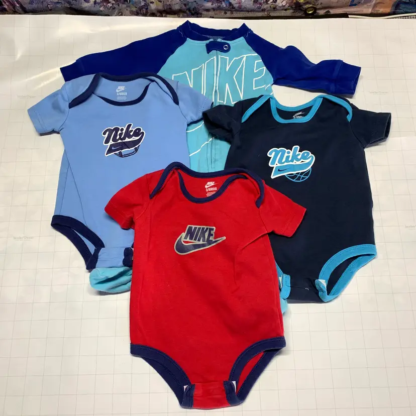4-Boys Nike Clothes 3-6m