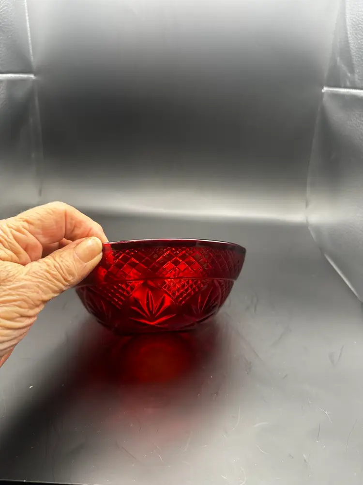 A35 A vintage ruby red pressed glass bowl by Cristal D'Arques Durand