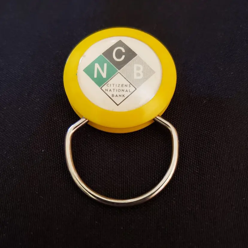 CNB (Citizens National Bank) Yellow Pull Apart Keychain plastic Vintage
