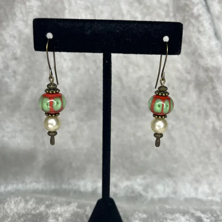 #06 "The Christmas I Remember" Series - Handmade by Me -- Lampwork Glass Earrings
