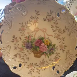 Lipper & Mann Cake/ Serving Plate  8½"  “Bristol Gardens” , Vintage