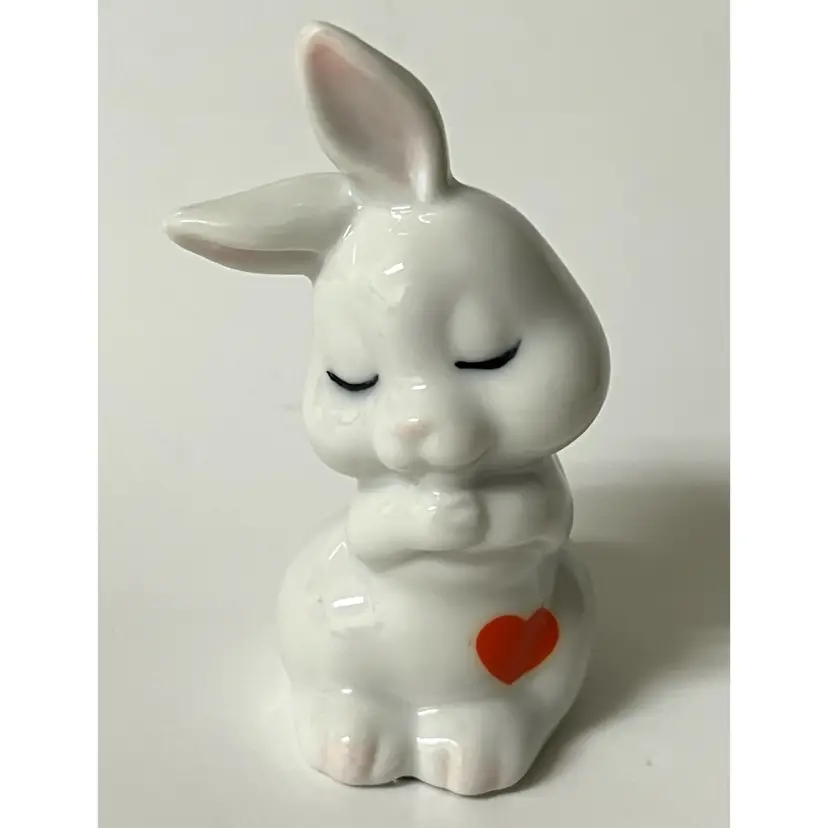 Patmar Japan White Ceramic Porcelain Bunny Figurine Red Heart 2.8 in