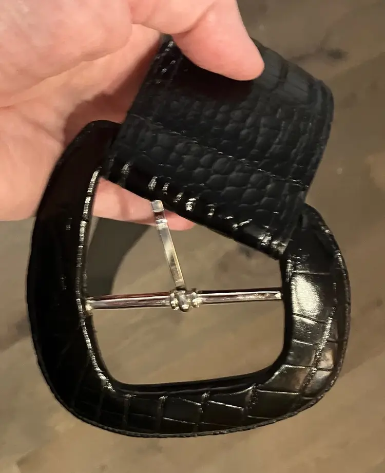 VTG Black Wide Shiny Croc-embossed Leather Belt With Slanted Buckle Large