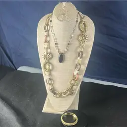 38 - Gold And Black 4pc Lot