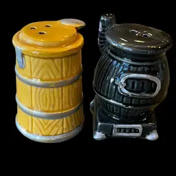 Enesco Pot Belly Stove And Barrel S/P Shakers