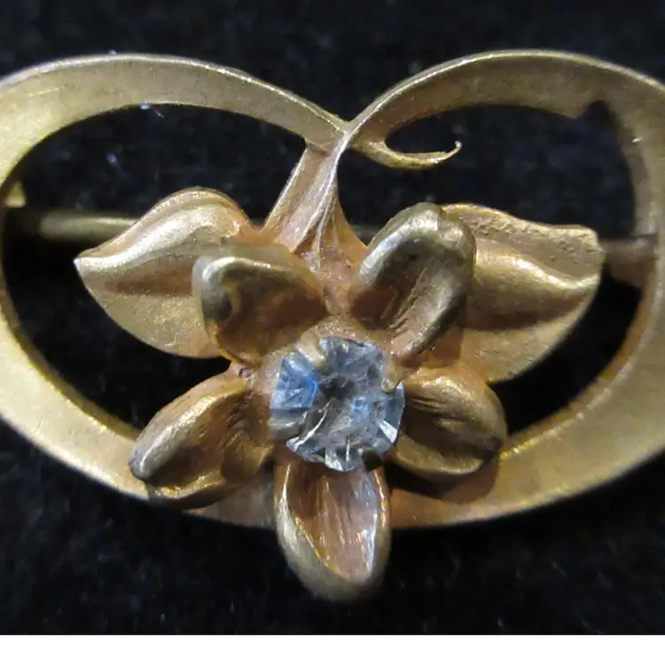 Antique Gold Plated Brass Heart and Flower Brooch Pin with Crystal Rhinestone - 1 Inch Wide