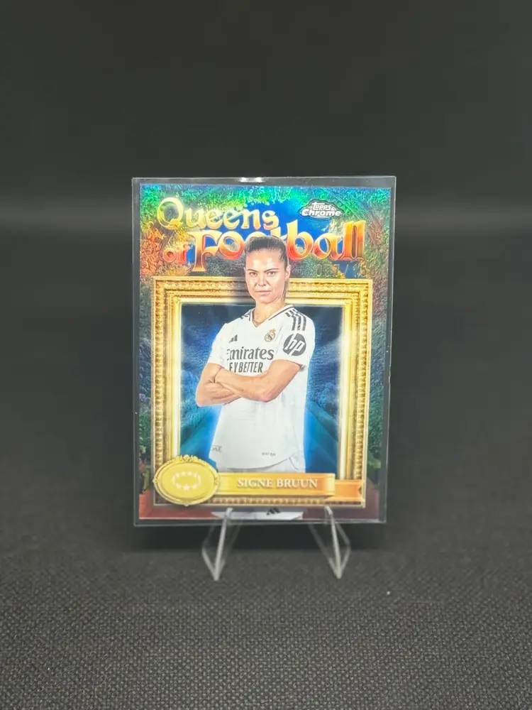 2024-25 Topps Chrome Signe Bruun Queens of Football Blue Refractor /150