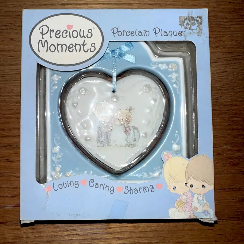 NOS 2002 Vintage Sealed Precious Moments porcelain Plaque Treasured Friends