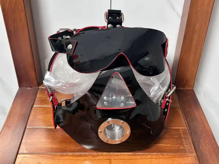 “The Nightbinder”Genuine Leather Gag Restraint Hood