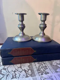 Vintage Woodbury Pewter Candlestick Holders – Set of 2
