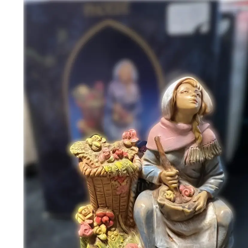 Phoebe- Vintage Fontanini Heirloom Collection Religious/Nativity figure, hand-painted resin. Bagni di Lucca, Italy , Original Box