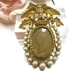 Vintage Florenza Faux Pearl Eagle Rhinestone Pin Photo Frame Brooch w/ Easel