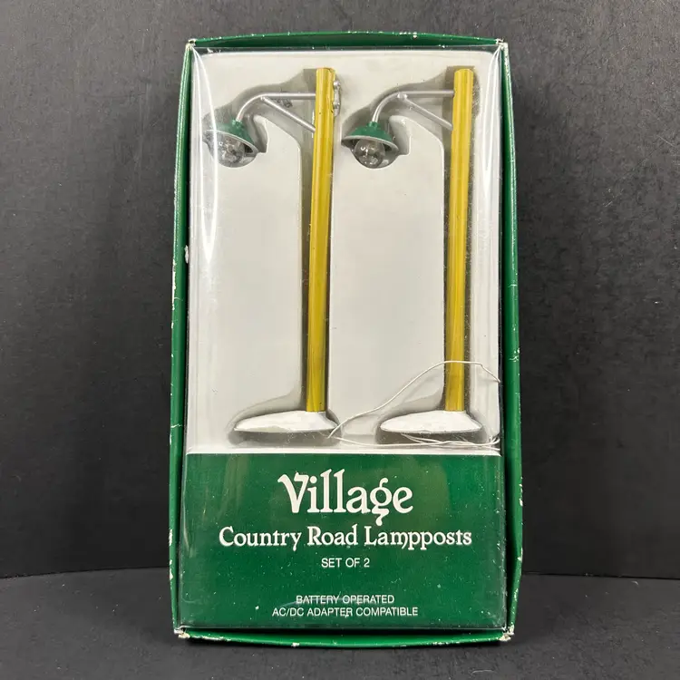 Department 56 2 Sets of 2 Country Road Lamp Post Lights Christmas Snow Village