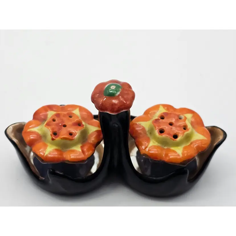 Vtg Lusterware Floral Salt And Pepper Shaker Set Japan