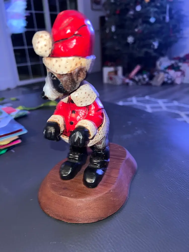 Wood Carved Raccoon In Santa Suit! Vintage And Adorable!🎄