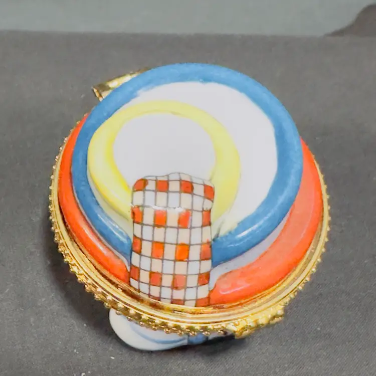 #1162 Ceramic Porcelain Hinged Trinket Box , Picnic Basket , Missing Bottom Of Lock But Closes