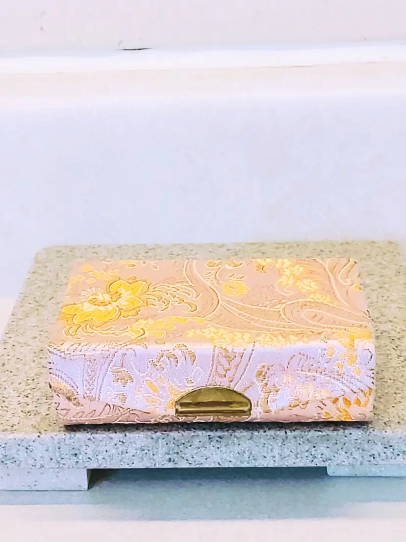 ORIENTAL GYSHA LIGHT PINK SILK VINTAGE LIPSTICK CASE WITH MIRROR