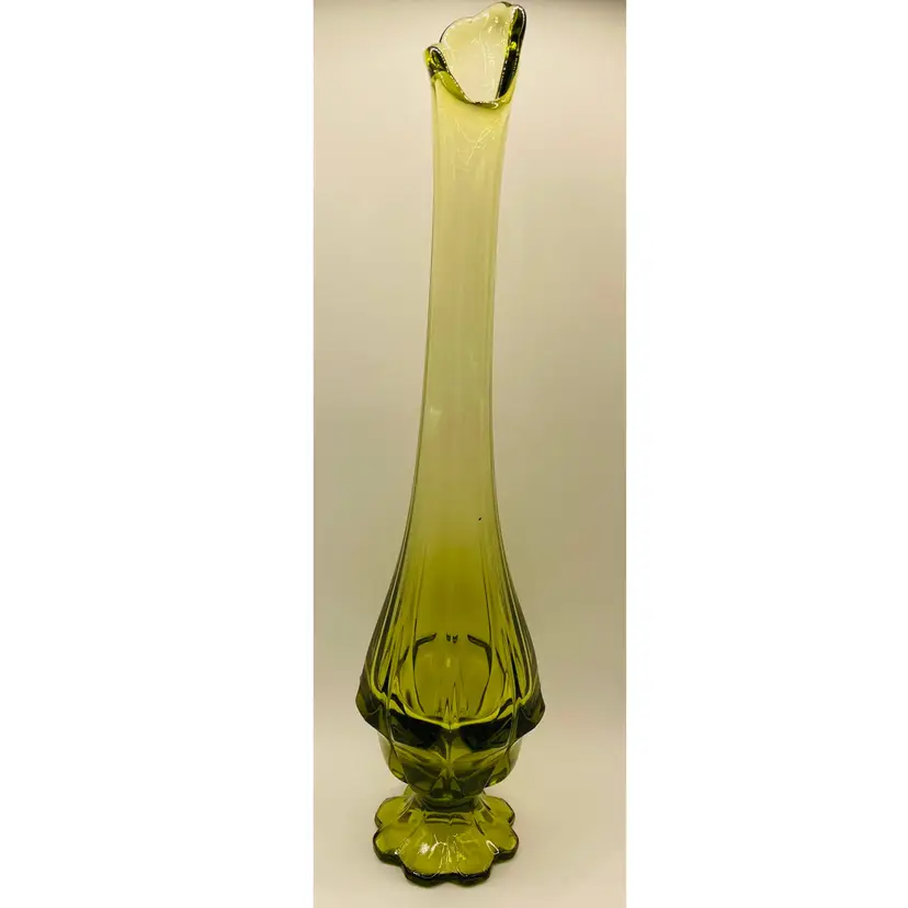 Vintage Fenton Valencia Colonial Green Swung Glass Vase
