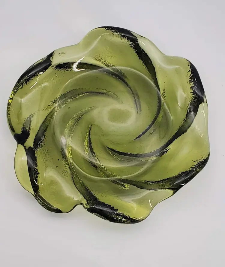 Fenton Swirl Ashtray Candy Dish 8" Green