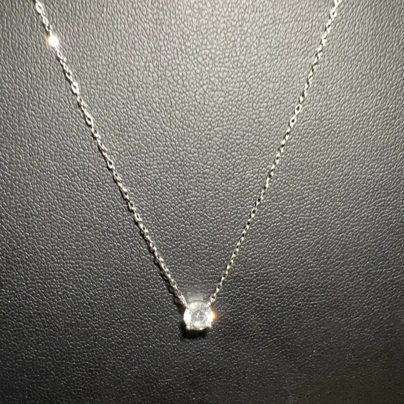 Beautiful Petite Silver Plated18” Chain With Solitaire Crystal Pendant Designer