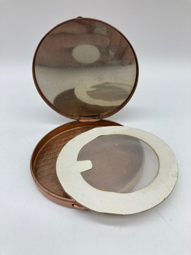 Round Copper Metal Compact