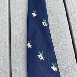 VINTAGE CAPE COD SILVER BELLS CHRISTMAS TIE