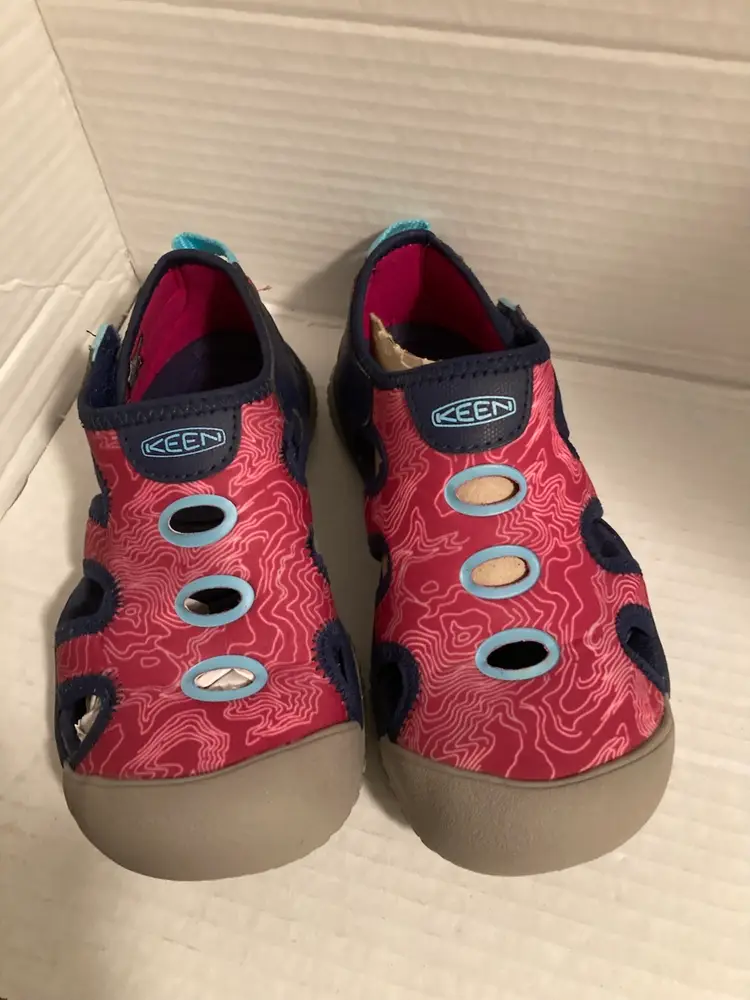 Kids Keen Sz12 Shoes