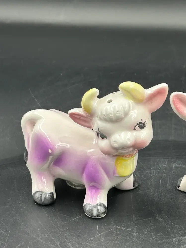 Vintage Pair Of Purple Cow Salt, And Pepper Shaker Set Ceramic Japan