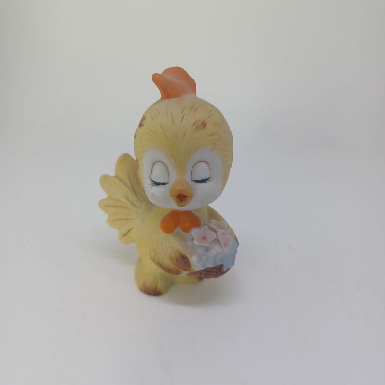 Vintage Lefton Figurine Yellow Ceramic 3” Chick With Flower Basket #7991