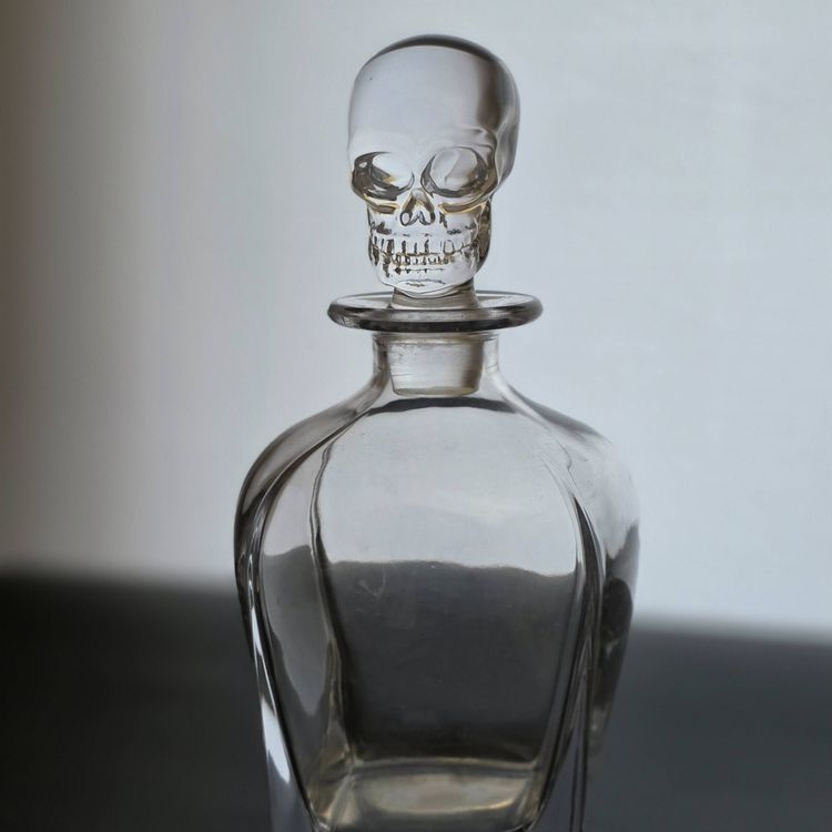 Skull crystal decanter