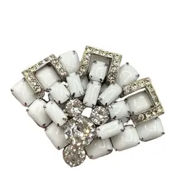 Vintage Weiss Milk Glass Brooch