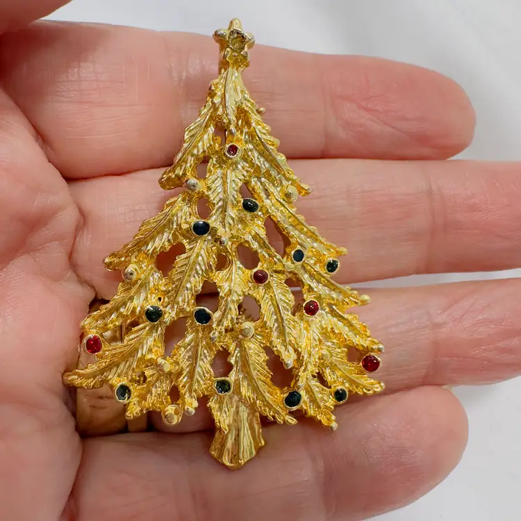 #1798 Christmas Tree Gold Tone Brooch Pin w Enamel Design Colored Balls